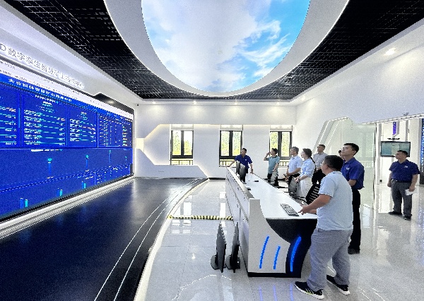 2024.07.09   重慶市應急管理局黨委委員、副局長鄒瑜一行蒞臨大業(yè)礦山檢查指導_1.jpg